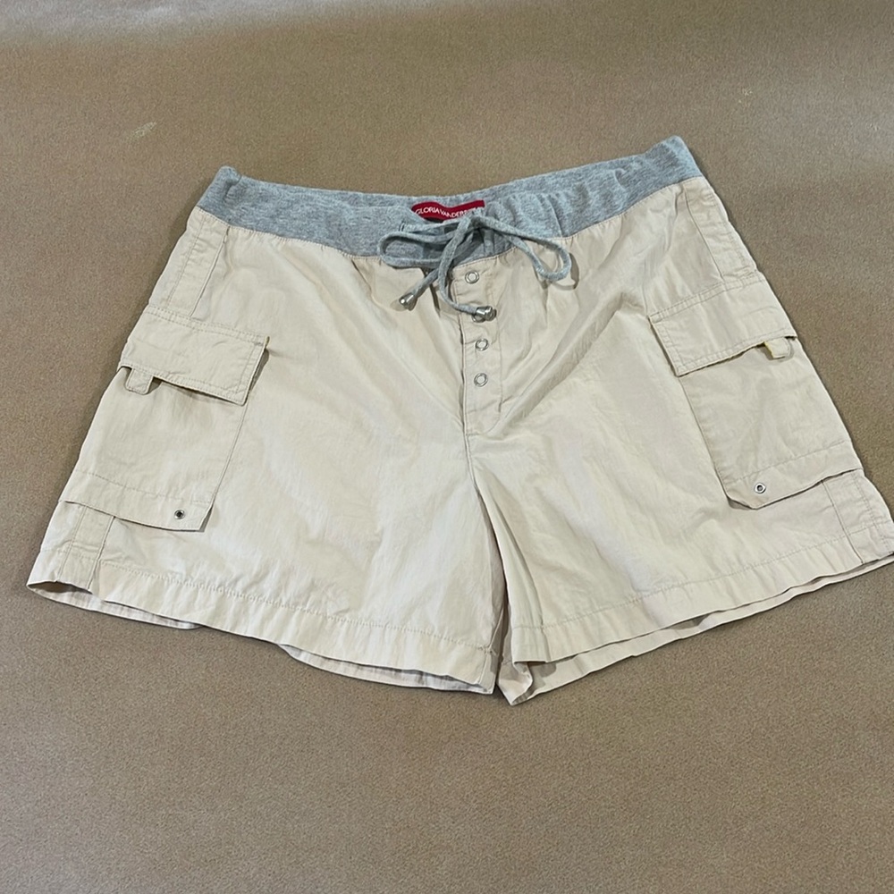 GLORIA VANDERBILT KHAKI UTILITY CARGO SHORTS WITH SNAP FLY & DRAWSTRING WAIST 14